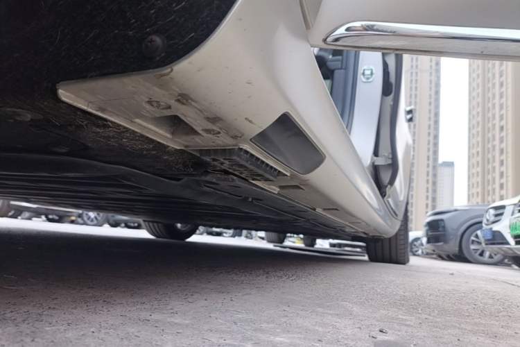 Used Hima Stelato S9 2024 All-Electric Max Rear-Drive Long-Range Version Left Side Sill