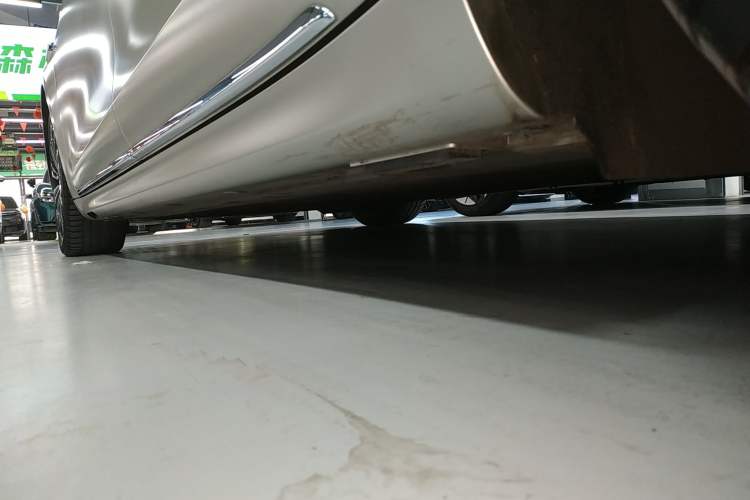 Used Hima Stelato S9 2024 All-Electric Ultra Four-Wheel-Drive Flagship Edition Left Side Sill