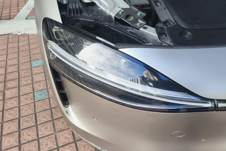 Used Hima Stelato S9 2024 All-Electric Ultra Four-Wheel-Drive Flagship Edition Right Front Headlight