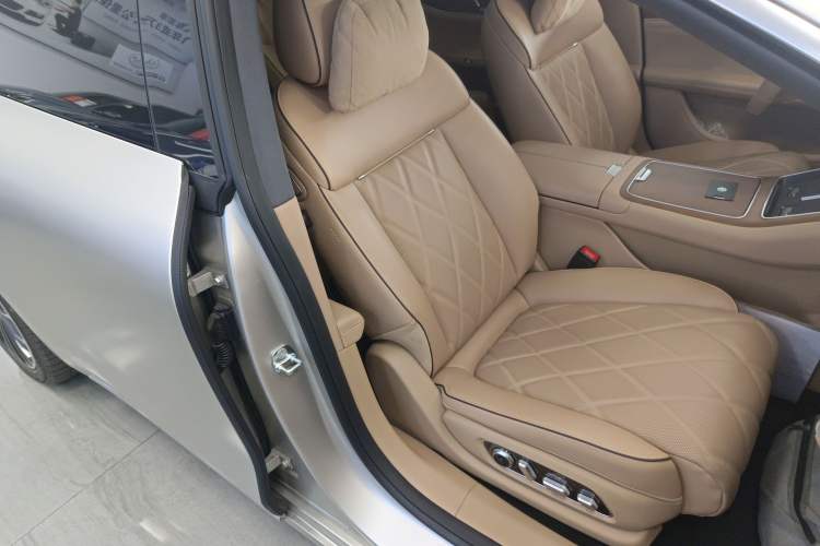 Used Hima Stelato S9 2024 All-Electric Ultra Four-Wheel-Drive Flagship Edition Right Front Seat
