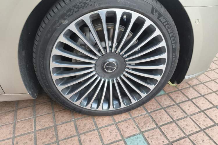 Used Hima Stelato S9 2024 All-Electric Ultra Four-Wheel-Drive Flagship Edition Right Front Wheel Hub