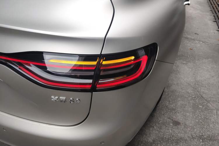 Used Hima Stelato S9 2024 All-Electric Ultra Four-Wheel-Drive Flagship Edition Right Rear Taillight