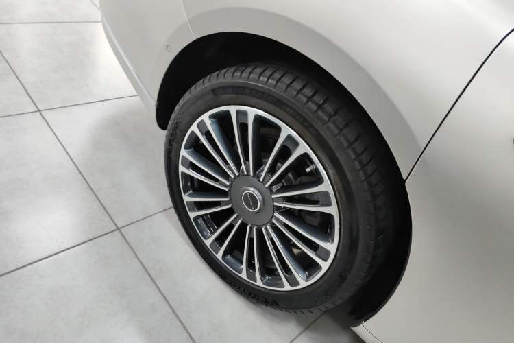 Used Hima Stelato S9 2024 All-Electric Ultra Four-Wheel-Drive Flagship Edition Right Rear Wheel Hub