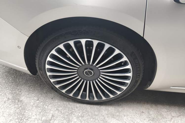 Used Hima Stelato S9 2024 All-Electric Ultra Four-Wheel-Drive Flagship Edition Right Rear Wheel Hub
