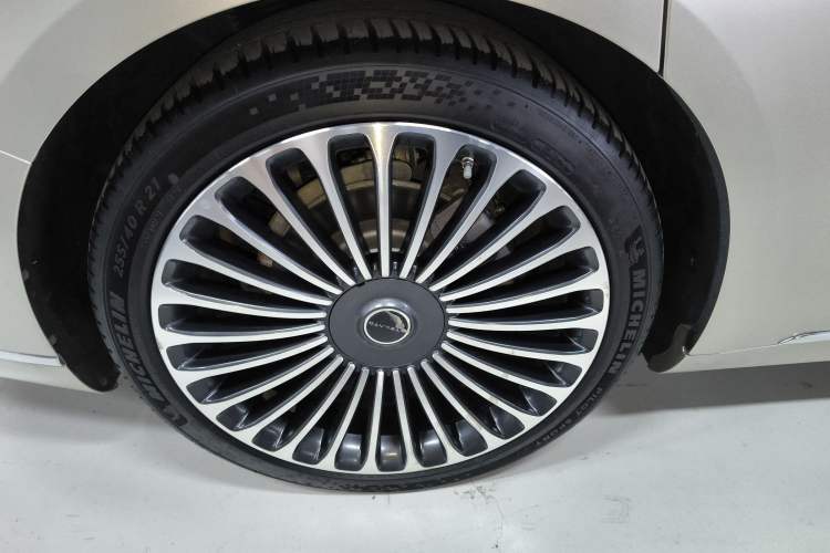 Used Hima Stelato S9 2024 All-Electric Ultra Four-Wheel-Drive Flagship Edition Right Rear Wheel Hub