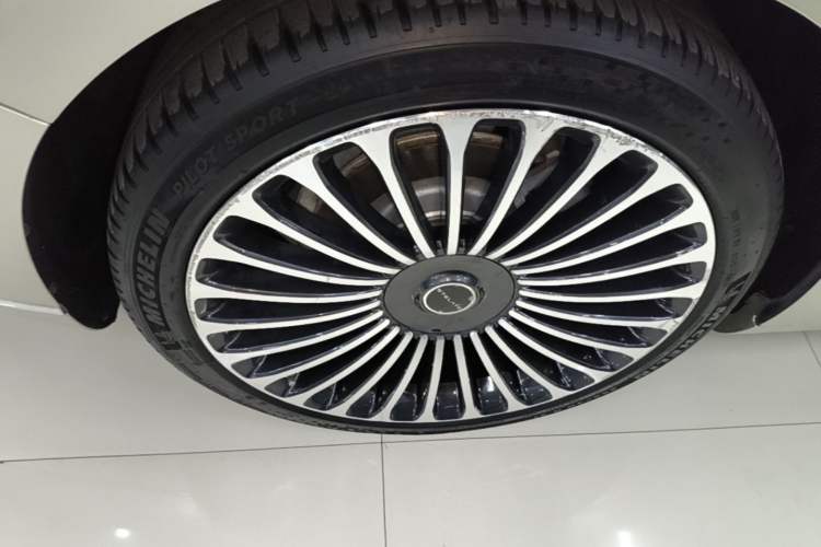 Used Hima Stelato S9 2024 All-Electric Ultra Four-Wheel-Drive Flagship Edition Right Rear Wheel Hub