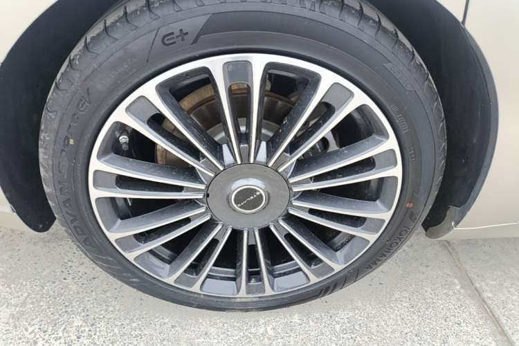 Used Hima Stelato S9 2024 All-Electric Max Rear-Drive Long-Range Version Right Rear Wheel Hub