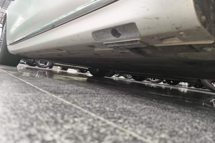 Used Hima Stelato S9 2024 All-Electric Ultra Four-Wheel-Drive Flagship Edition Right Side Sill