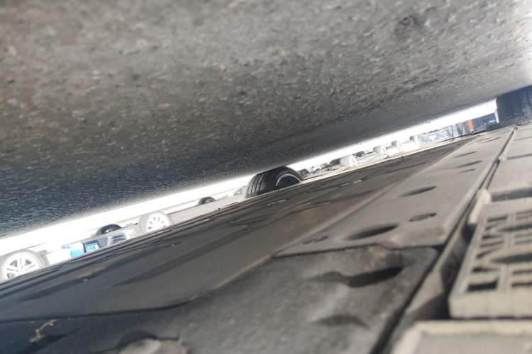 Used Hima Stelato S9 2024 All-Electric Ultra Four-Wheel-Drive Flagship Edition Right Side Sill