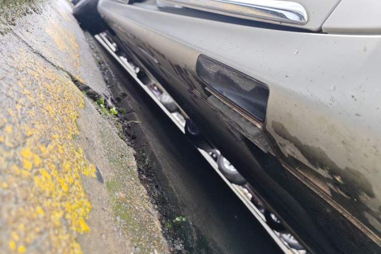 Used Hima Stelato S9 2024 All-Electric Ultra Four-Wheel-Drive Flagship Edition Right Side Sill