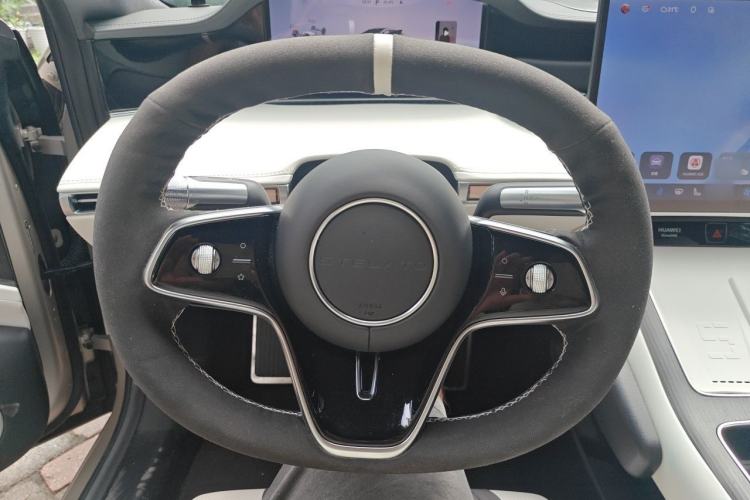 Used Hima Stelato S9 2024 All-Electric Ultra Four-Wheel-Drive Flagship Edition Steering Wheel