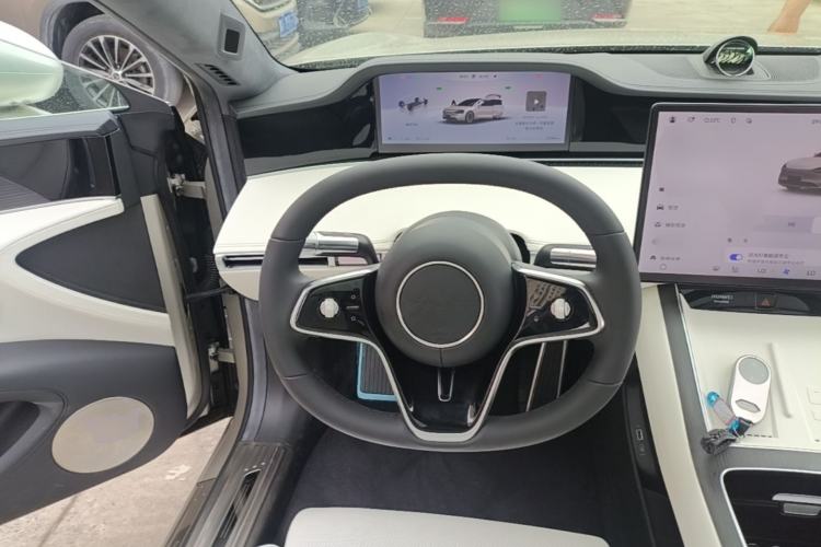 Used Hima Stelato S9 2024 All-Electric Max Rear-Drive Long-Range Version Steering Wheel