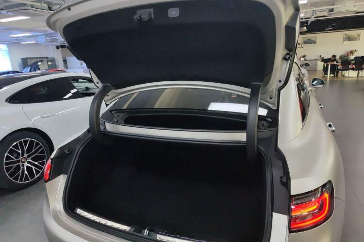 Used Hima Stelato S9 2024 All-Electric Ultra Four-Wheel-Drive Flagship Edition Trunk
