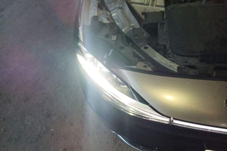 Used Hima Stelato S9 2024 All-Electric Ultra Four-Wheel-Drive Flagship Edition Right Front Headlight