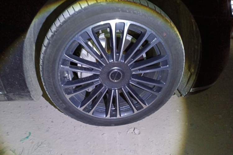 Used Hima Stelato S9 2024 All-Electric Ultra Four-Wheel-Drive Flagship Edition Right Front Wheel Hub