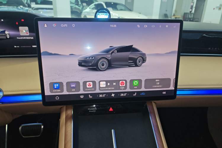Used Hima Stelato S9 2024 All-Electric Ultra Four-Wheel-Drive Flagship Edition Audio And AC Panel