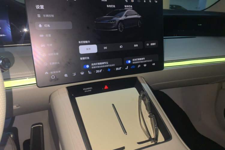 Used Hima Stelato S9 2024 All-Electric Ultra Four-Wheel-Drive Flagship Edition Audio And AC Panel