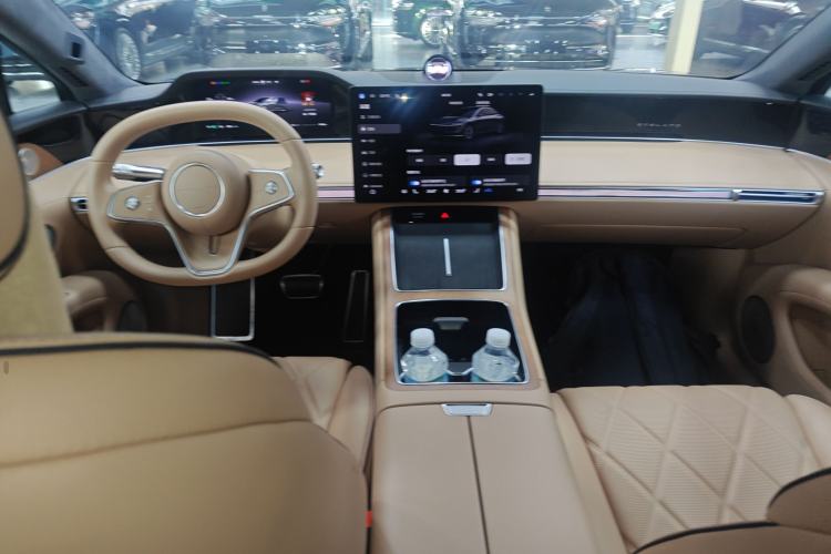 Used Hima Stelato S9 2024 All-Electric Ultra Four-Wheel-Drive Flagship Edition Center Console