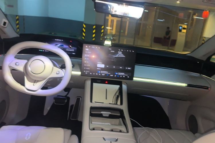 Used Hima Stelato S9 2024 All-Electric Ultra Four-Wheel-Drive Flagship Edition Center Console