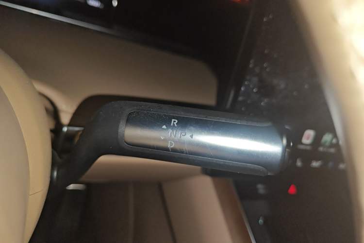 Used Hima Stelato S9 2024 All-Electric Max Rear-Drive Long-Range Version Gear Lever