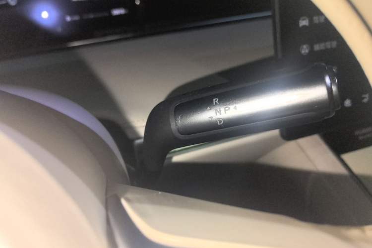 Used Hima Stelato S9 2024 All-Electric Ultra Four-Wheel-Drive Flagship Edition Gear Lever