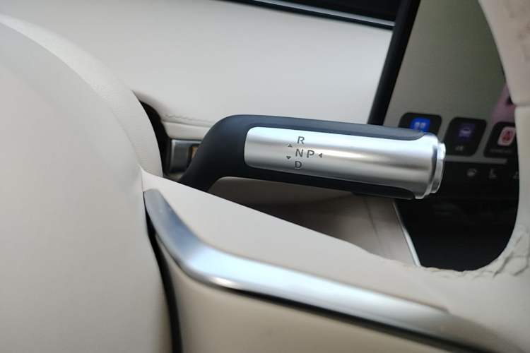 Used Hima Stelato S9 2024 All-Electric Ultra Four-Wheel-Drive Flagship Edition Gear Lever