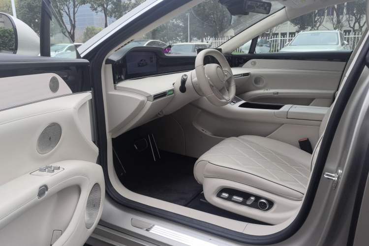 Used Hima Stelato S9 2024 All-Electric Ultra Four-Wheel-Drive Flagship Edition Interior 1