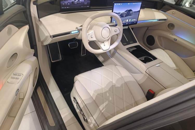 Used Hima Stelato S9 2024 All-Electric Ultra Four-Wheel-Drive Flagship Edition Interior 3