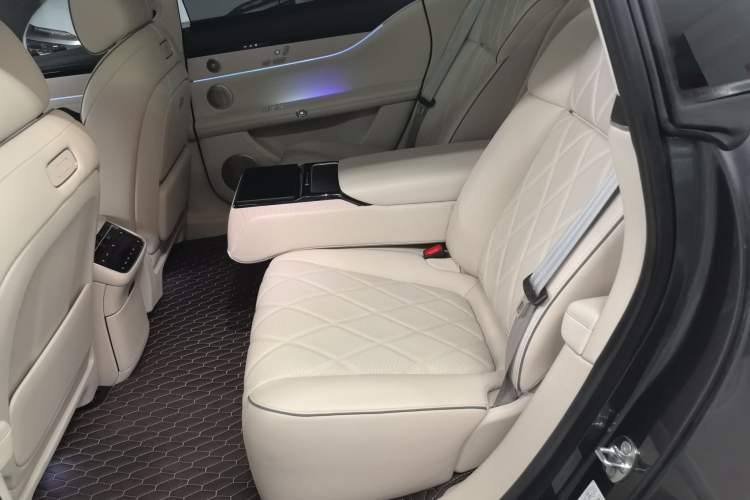 Used Hima Stelato S9 2024 All-Electric Ultra Four-Wheel-Drive Flagship Edition Interior 4