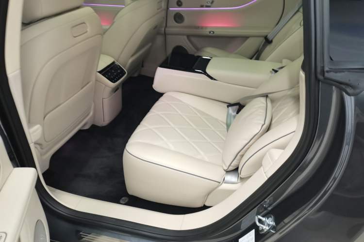 Used Hima Stelato S9 2024 All-Electric Ultra Rear-Drive Long-Range Flagship Edition Interior 4