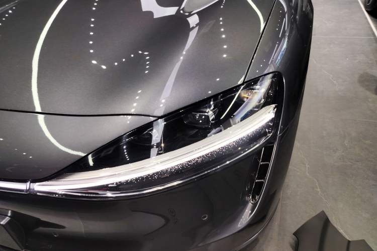 Used Hima Stelato S9 2024 All-Electric Ultra Four-Wheel-Drive Flagship Edition Left Front Headlight