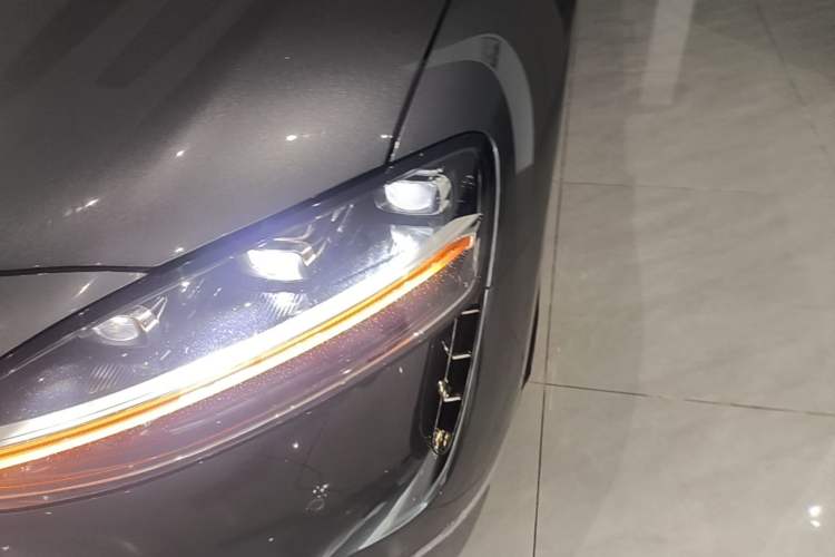 Used Hima Stelato S9 2024 All-Electric Ultra Four-Wheel-Drive Flagship Edition Left Front Headlight