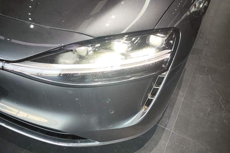 Used Hima Stelato S9 2024 All-Electric Ultra Four-Wheel-Drive Flagship Edition Left Front Headlight
