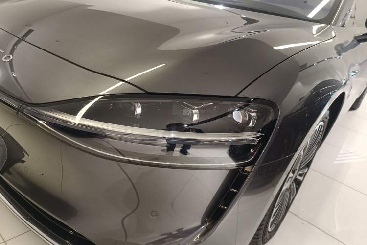 Used Hima Stelato S9 2024 All-Electric Ultra Four-Wheel-Drive Flagship Edition Left Front Headlight