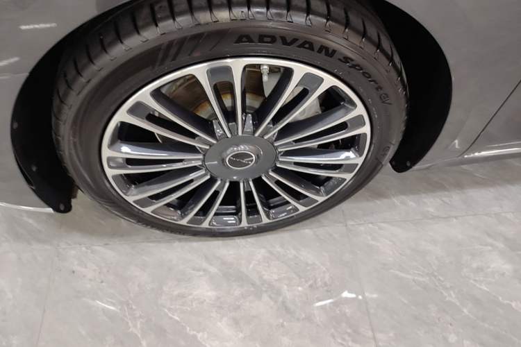 Used Hima Stelato S9 2024 All-Electric Max Rear-Drive Long-Range Version Left Front Wheel Hub