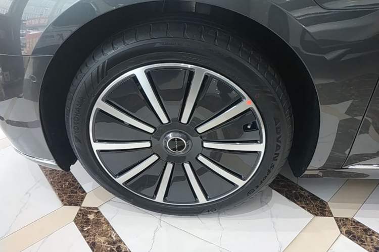 Used Hima Stelato S9 2024 All-Electric Max Rear-Drive Long-Range Version Left Front Wheel Hub