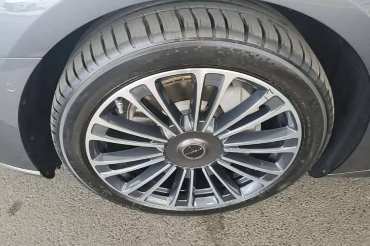 Used Hima Stelato S9 2024 All-Electric Ultra Four-Wheel-Drive Flagship Edition Left Front Wheel Hub