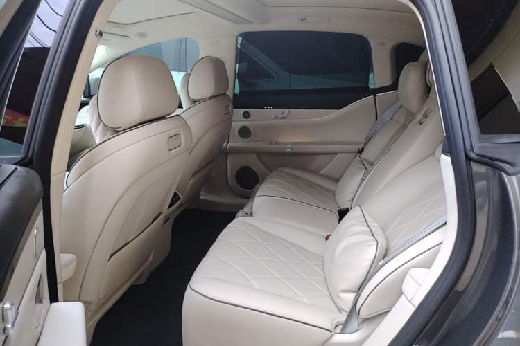 Used Hima Stelato S9 2024 All-Electric Ultra Four-Wheel-Drive Flagship Edition Left Rear Seat
