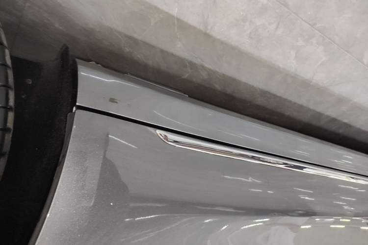 Used Hima Stelato S9 2024 All-Electric Max Rear-Drive Long-Range Version Left Side Sill