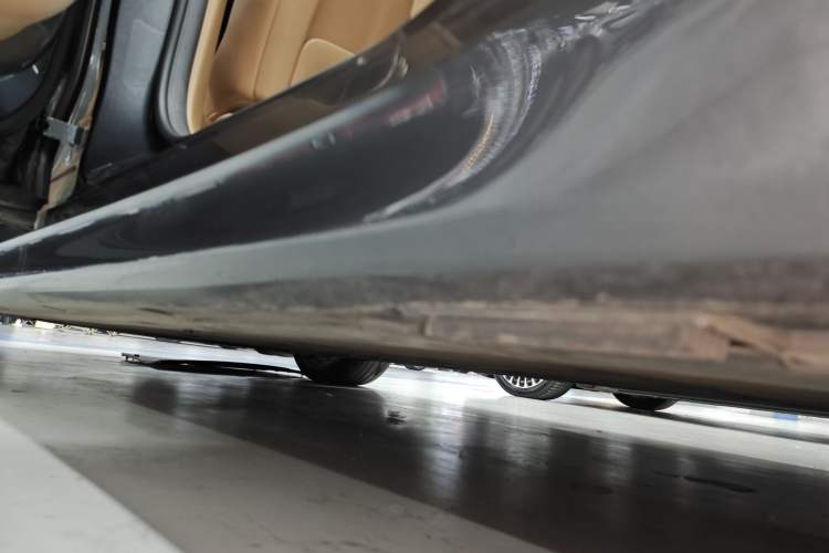 Used Hima Stelato S9 2024 All-Electric Ultra Four-Wheel-Drive Flagship Edition Left Side Sill
