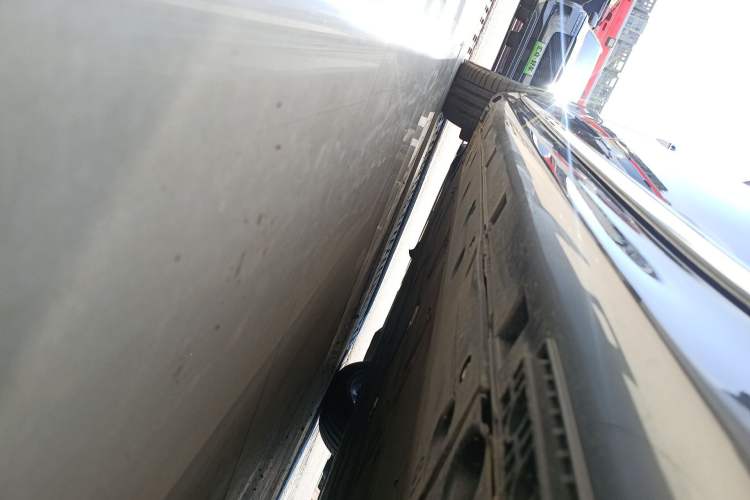 Used Hima Stelato S9 2024 All-Electric Ultra Four-Wheel-Drive Flagship Edition Left Side Sill
