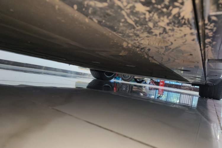 Used Hima Stelato S9 2024 All-Electric Max Rear-Drive Long-Range Version Left Side Sill