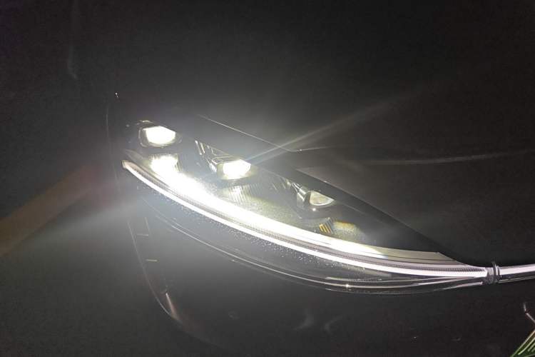 Used Hima Stelato S9 2024 All-Electric Max Rear-Drive Long-Range Version Right Front Headlight