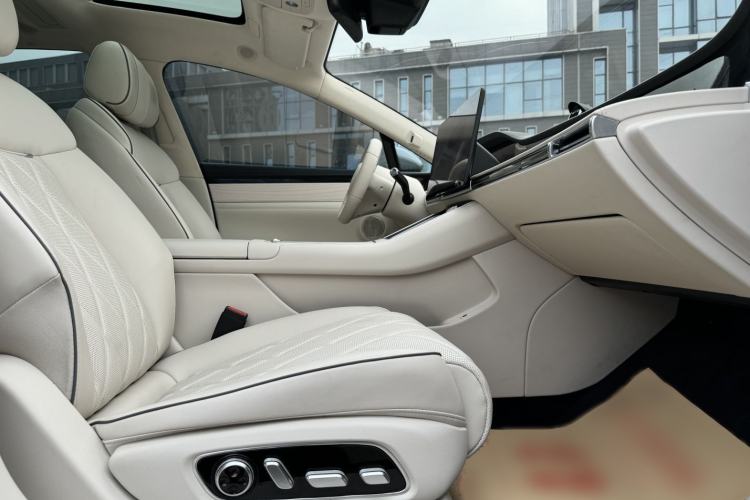 Used Hima Stelato S9 2024 All-Electric Ultra Four-Wheel-Drive Flagship Edition Right Front Seat
