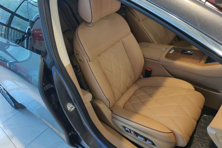 Used Hima Stelato S9 2024 All-Electric Max Rear-Drive Long-Range Version Right Front Seat