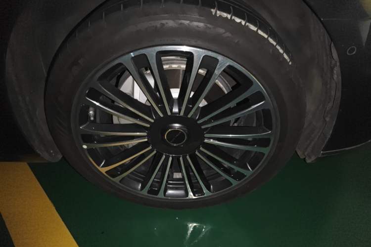 Used Hima Stelato S9 2024 All-Electric Max Rear-Drive Long-Range Version Right Front Wheel Hub
