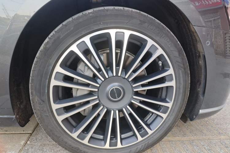 Used Hima Stelato S9 2024 All-Electric Max Rear-Drive Long-Range Version Right Front Wheel Hub