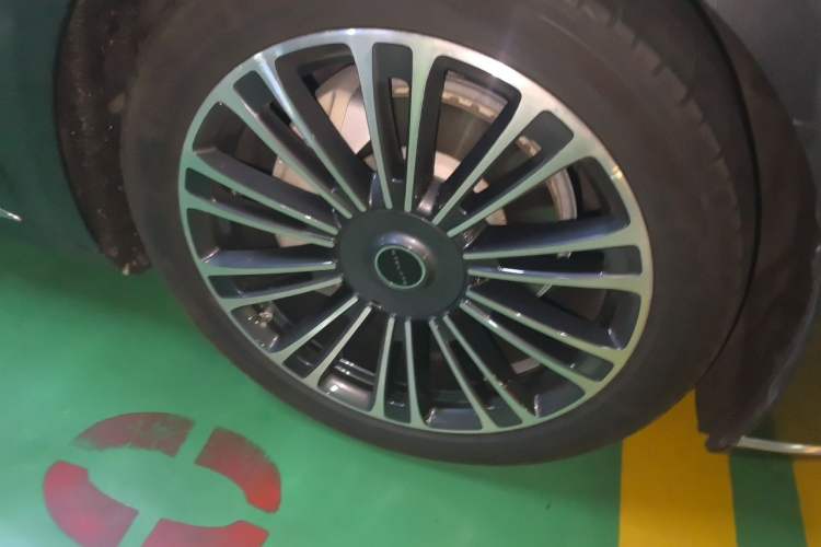 Used Hima Stelato S9 2024 All-Electric Ultra Four-Wheel-Drive Flagship Edition Right Front Wheel Hub