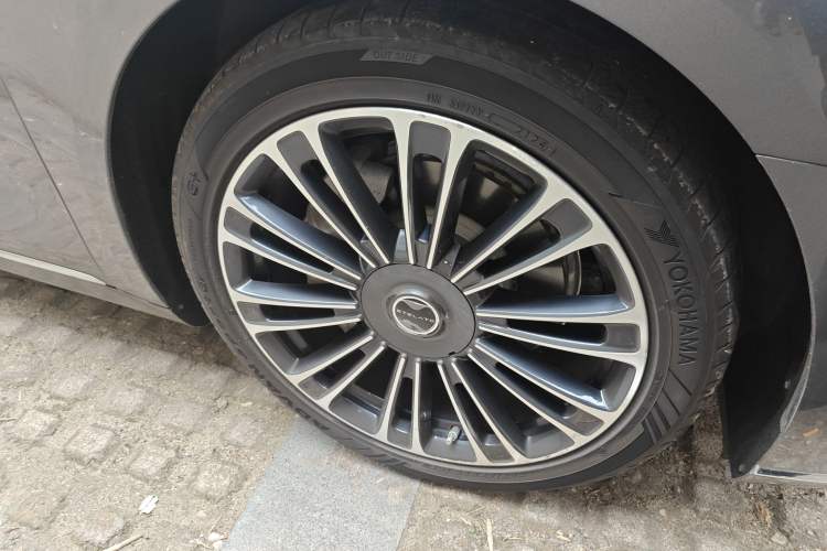 Used Hima Stelato S9 2024 All-Electric Max Rear-Drive Long-Range Version Right Front Wheel Hub