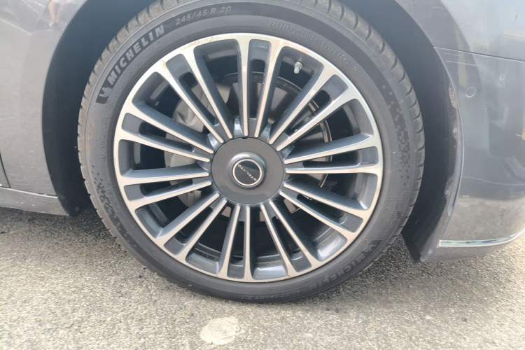 Used Hima Stelato S9 2024 All-Electric Ultra Four-Wheel-Drive Flagship Edition Right Front Wheel Hub
